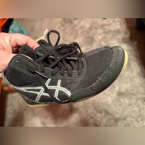 ASICS youth wrestling shoes